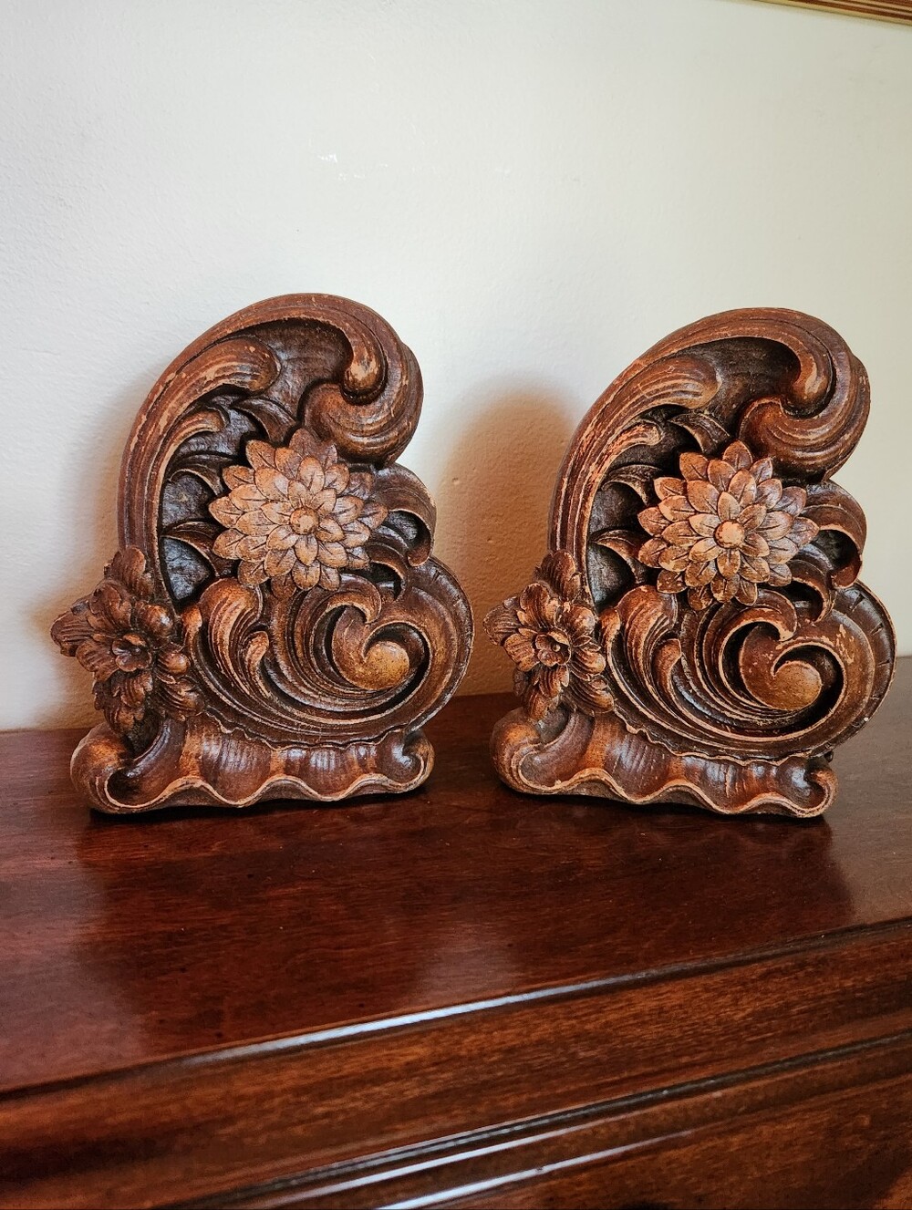Vintage Mid-Century Syroco Wood Flower & Scroll Bookends
